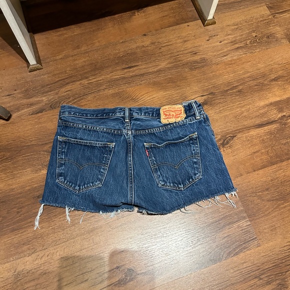 Levi’s button fly 501 frayed jean shorts size 34 waist - Picture 13 of 16